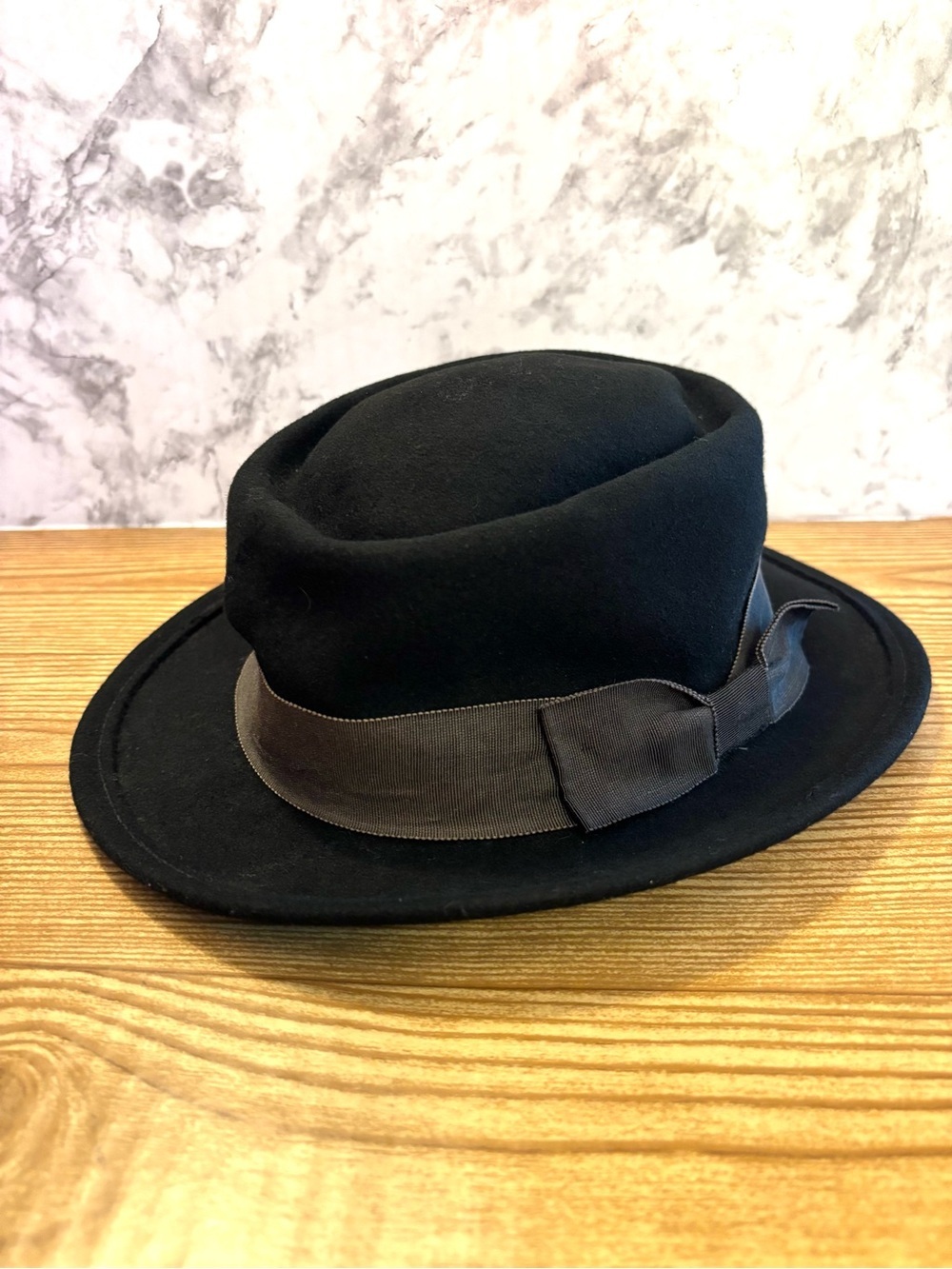Vintage Arlin 100% Wool Black Fedora Hat with Gray Ribbon Bow